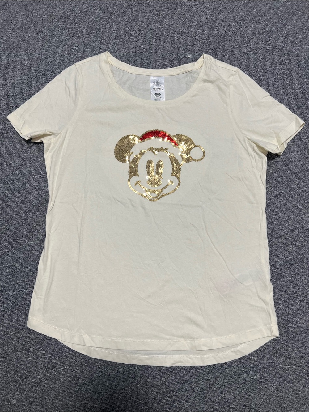 Disneyland Cream Tee with Gold Sequin Christmas Red HatMickey womenโs M